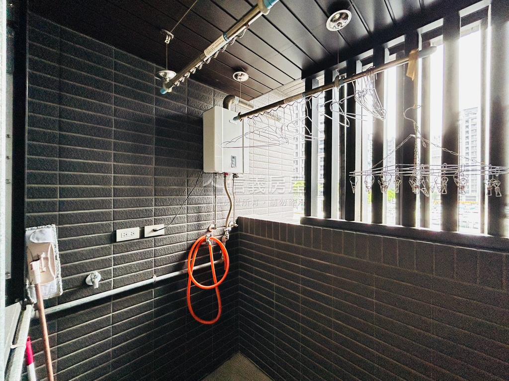 元信國翠。北歐房屋室內格局與周邊環境