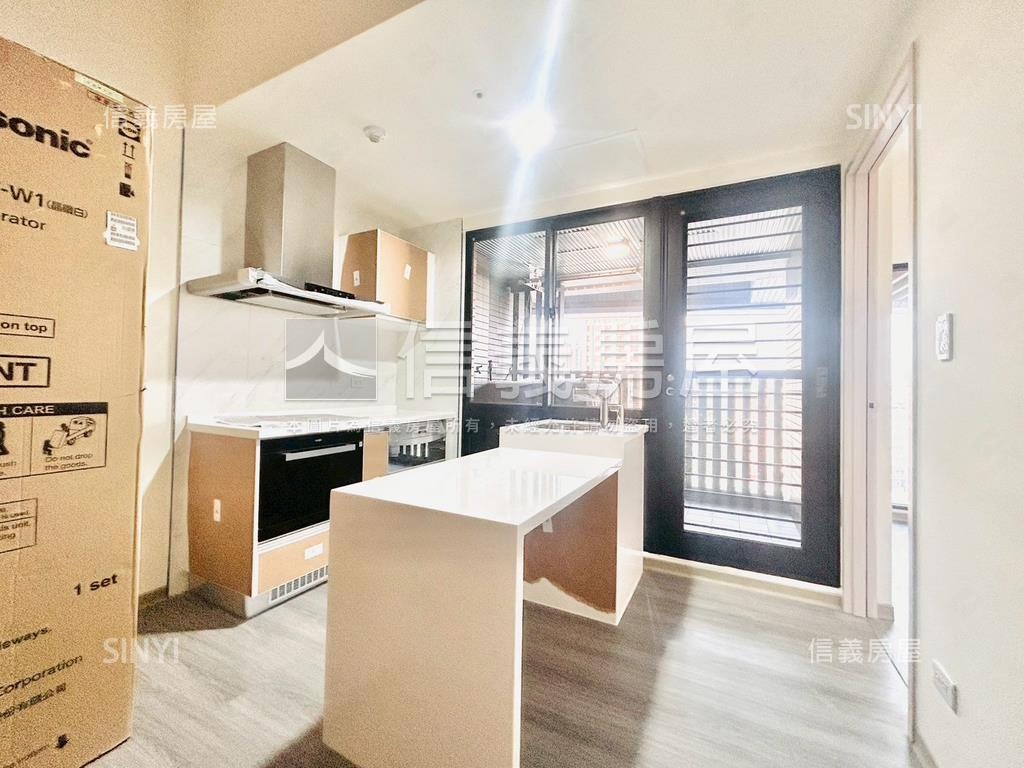 鄰捷運★ＶＶＳ１三房平車房屋室內格局與周邊環境