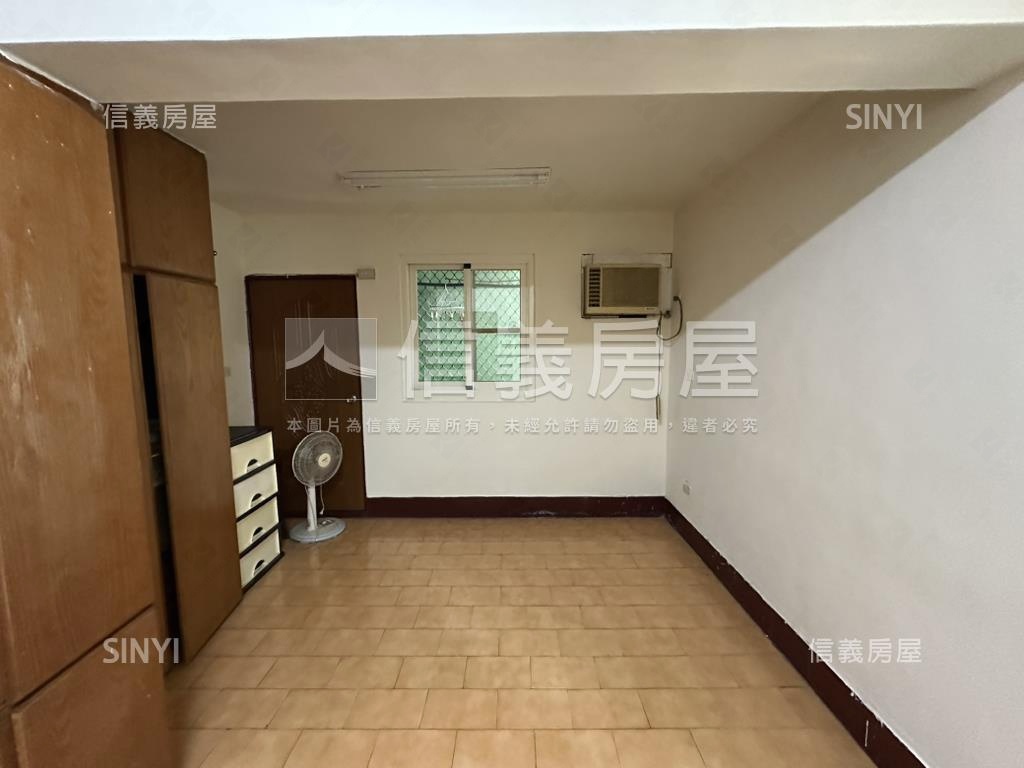 後驛近捷運邊間角店房屋室內格局與周邊環境