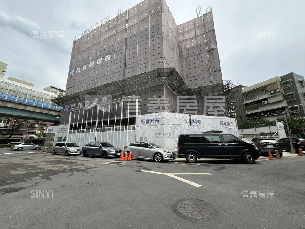伊邸高樓翱翔景觀車位三房房屋室內格局與周邊環境