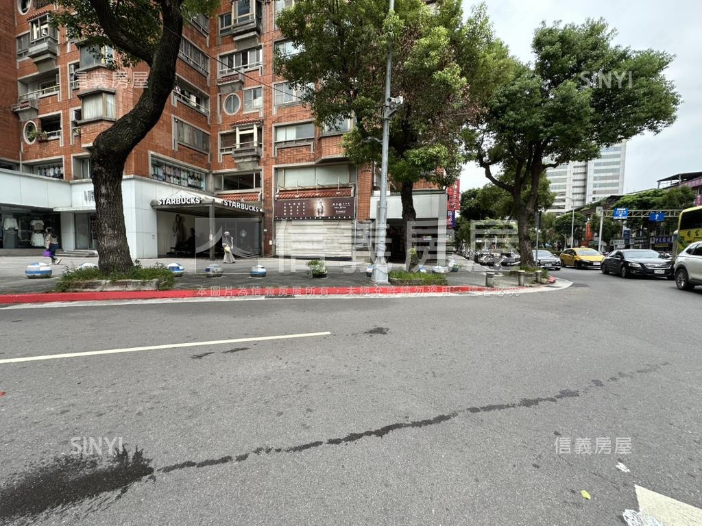 伊邸高樓翱翔景觀車位三房房屋室內格局與周邊環境