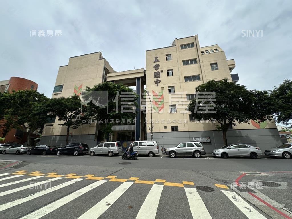 伊邸高樓翱翔景觀車位三房房屋室內格局與周邊環境