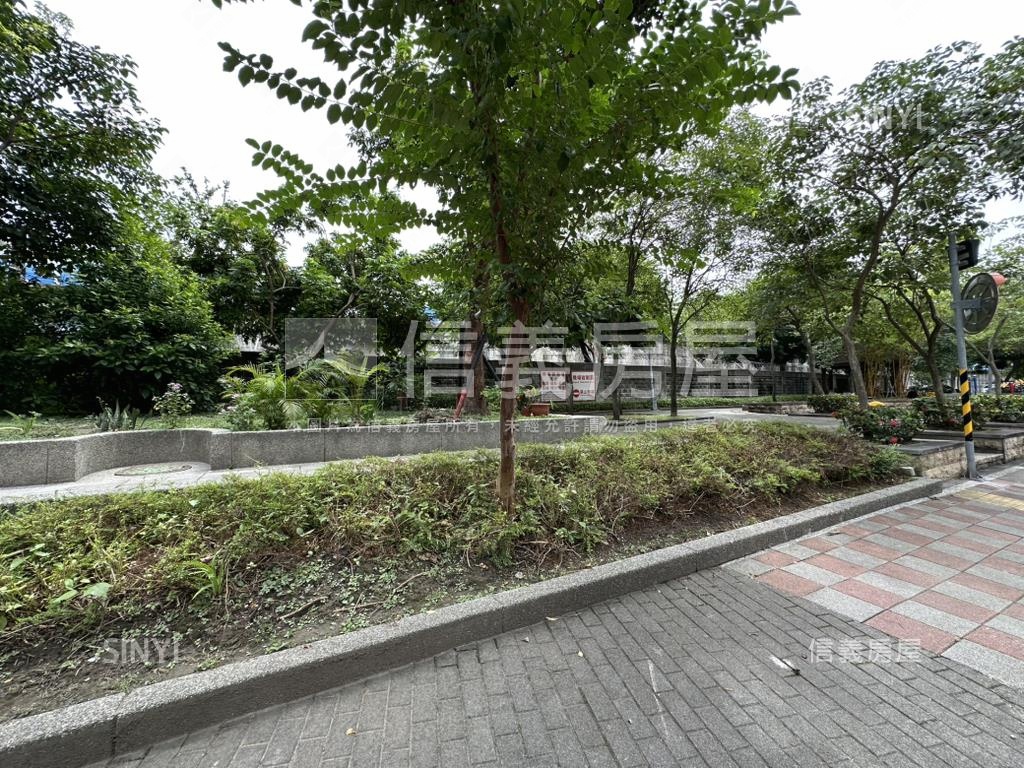 伊邸高樓翱翔景觀車位三房房屋室內格局與周邊環境