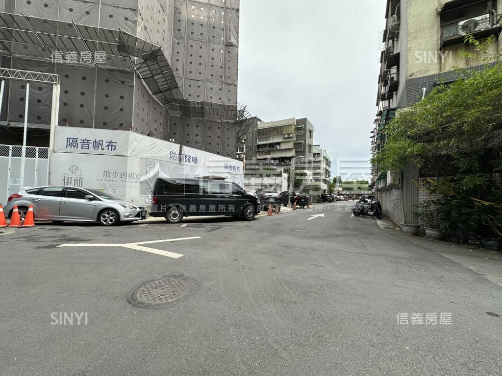 伊邸高樓翱翔景觀車位三房房屋室內格局與周邊環境