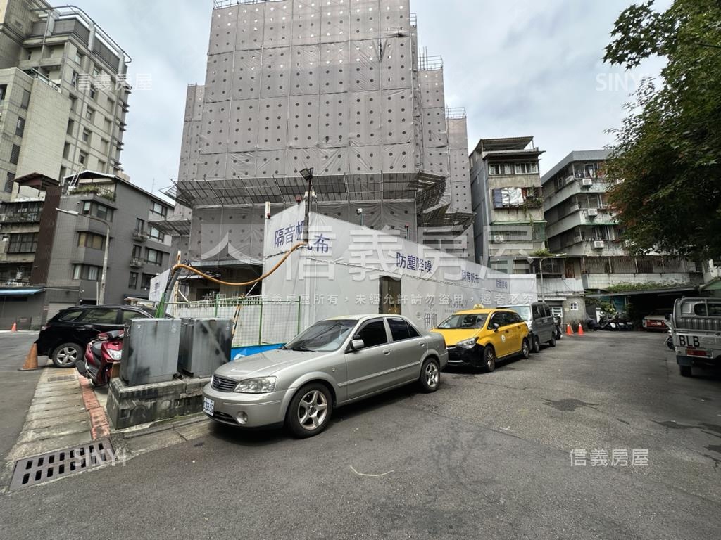 伊邸高樓翱翔景觀車位三房房屋室內格局與周邊環境