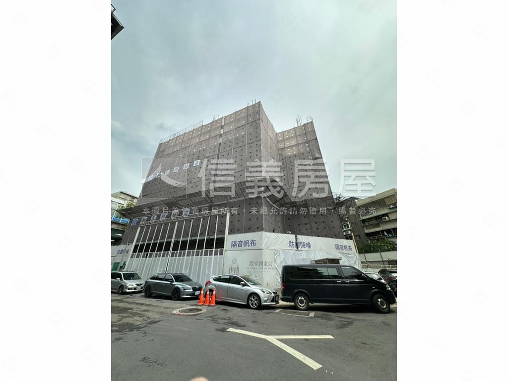 伊邸高樓翱翔景觀車位三房房屋室內格局與周邊環境