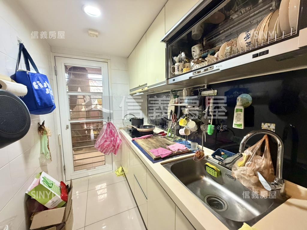 稀有釋出天琴景觀三房車位房屋室內格局與周邊環境