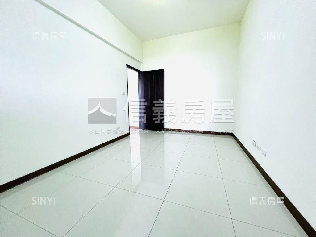 摩登世紀２兩房平車房屋室內格局與周邊環境