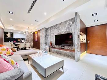 帥四房雙車位豪華有露台