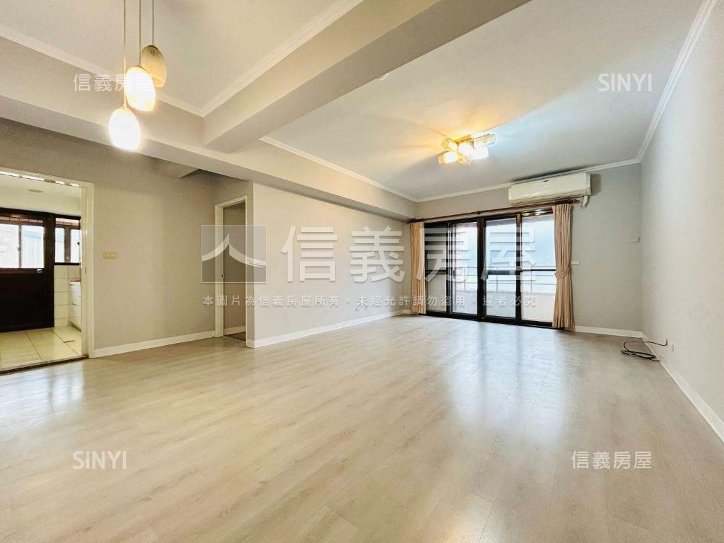 專任景觀河岸三房附車位房屋室內格局與周邊環境