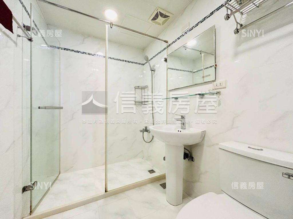 專任景觀河岸三房附車位房屋室內格局與周邊環境