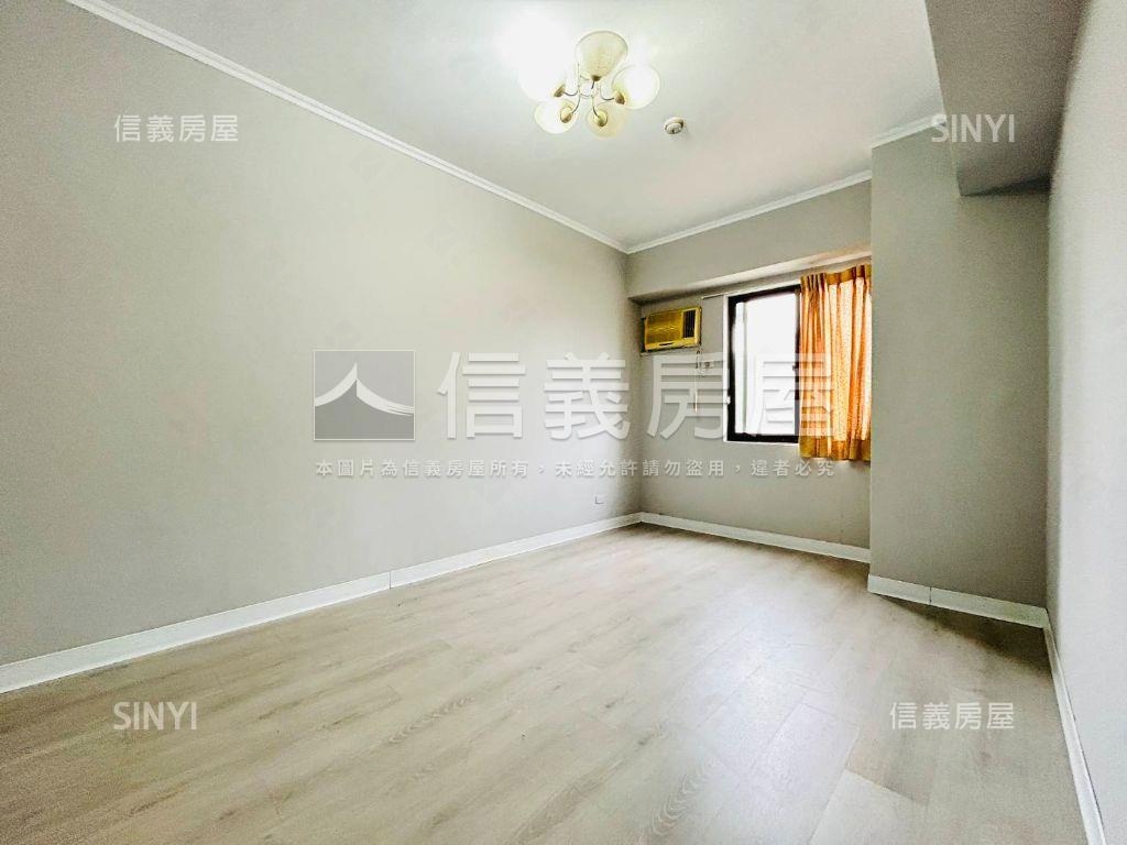 專任景觀河岸三房附車位房屋室內格局與周邊環境