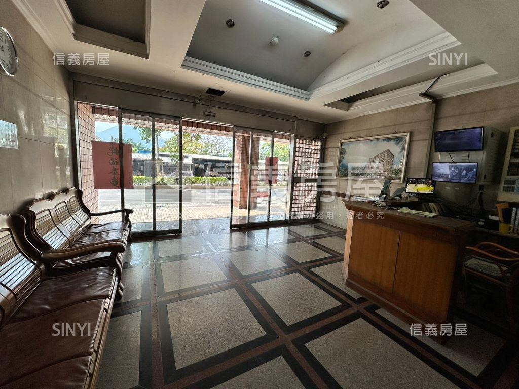 專任景觀河岸三房附車位房屋室內格局與周邊環境