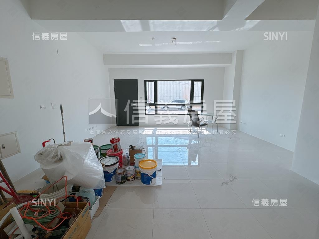 全新完工朝南臨路邊間墅Ａ房屋室內格局與周邊環境