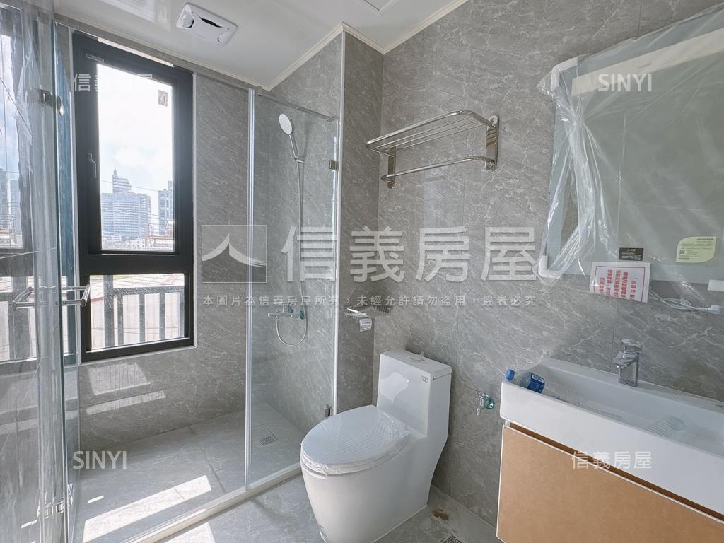 全新完工朝南臨路邊間墅Ａ房屋室內格局與周邊環境