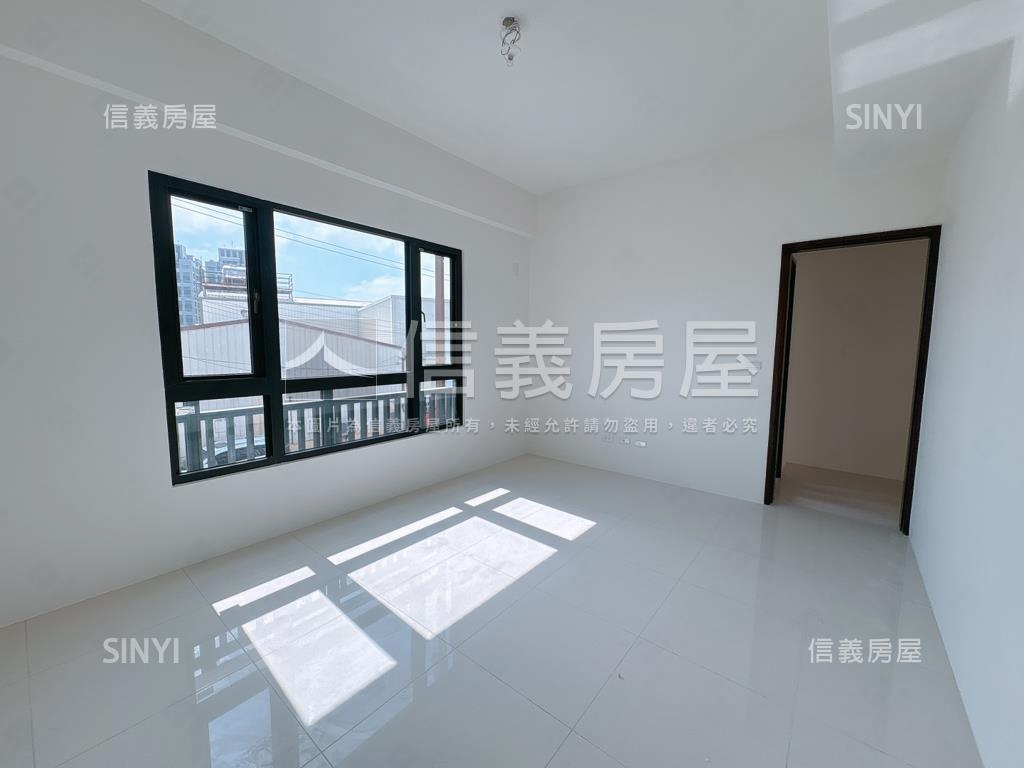 全新完工朝南臨路邊間墅Ａ房屋室內格局與周邊環境