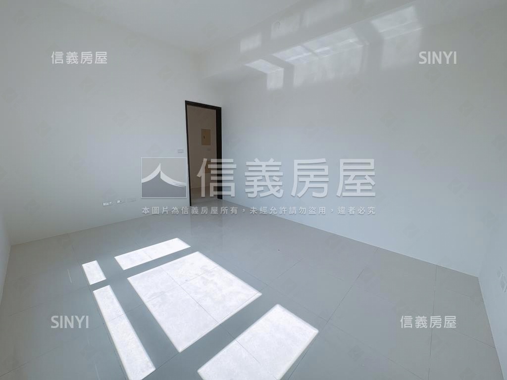 全新完工朝南臨路邊間墅Ａ房屋室內格局與周邊環境