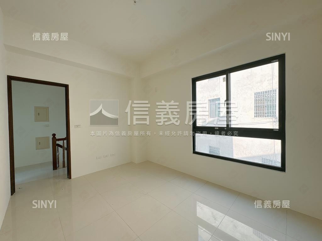 全新完工朝南臨路邊間墅Ａ房屋室內格局與周邊環境