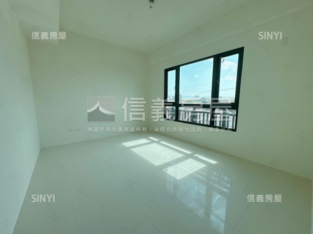 全新完工朝南臨路邊間墅Ａ房屋室內格局與周邊環境