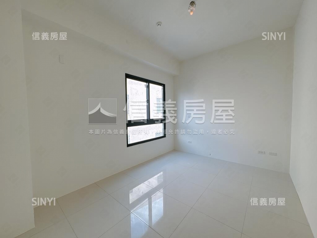 全新完工朝南臨路邊間墅Ａ房屋室內格局與周邊環境
