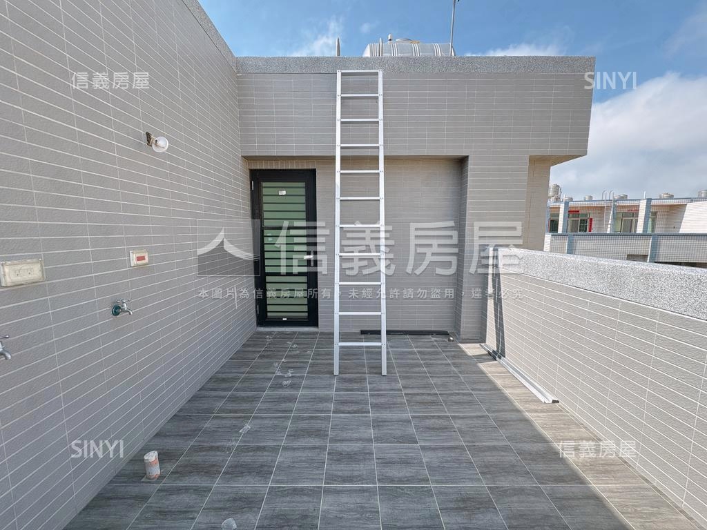 全新完工朝南臨路邊間墅Ａ房屋室內格局與周邊環境