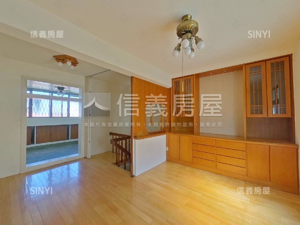 約五米面寬前院方便停車墅房屋室內格局與周邊環境