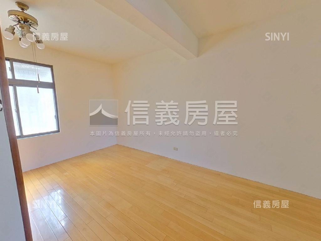 約五米面寬前院方便停車墅房屋室內格局與周邊環境