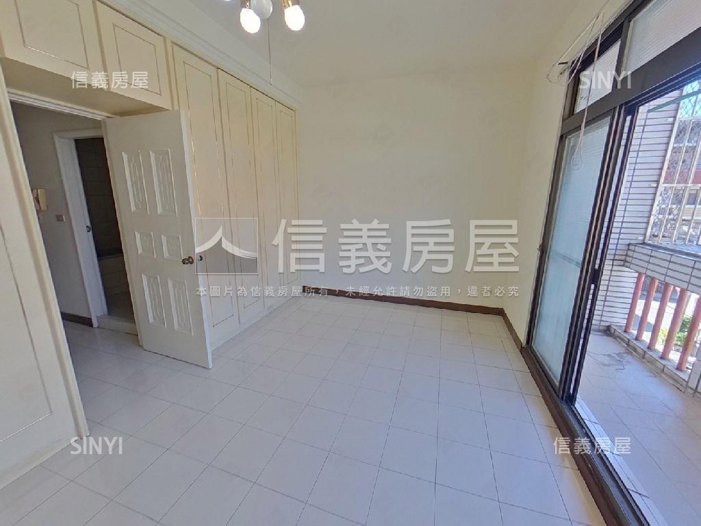 約五米面寬前院方便停車墅房屋室內格局與周邊環境