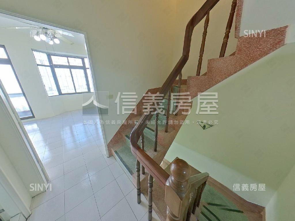 約五米面寬前院方便停車墅房屋室內格局與周邊環境