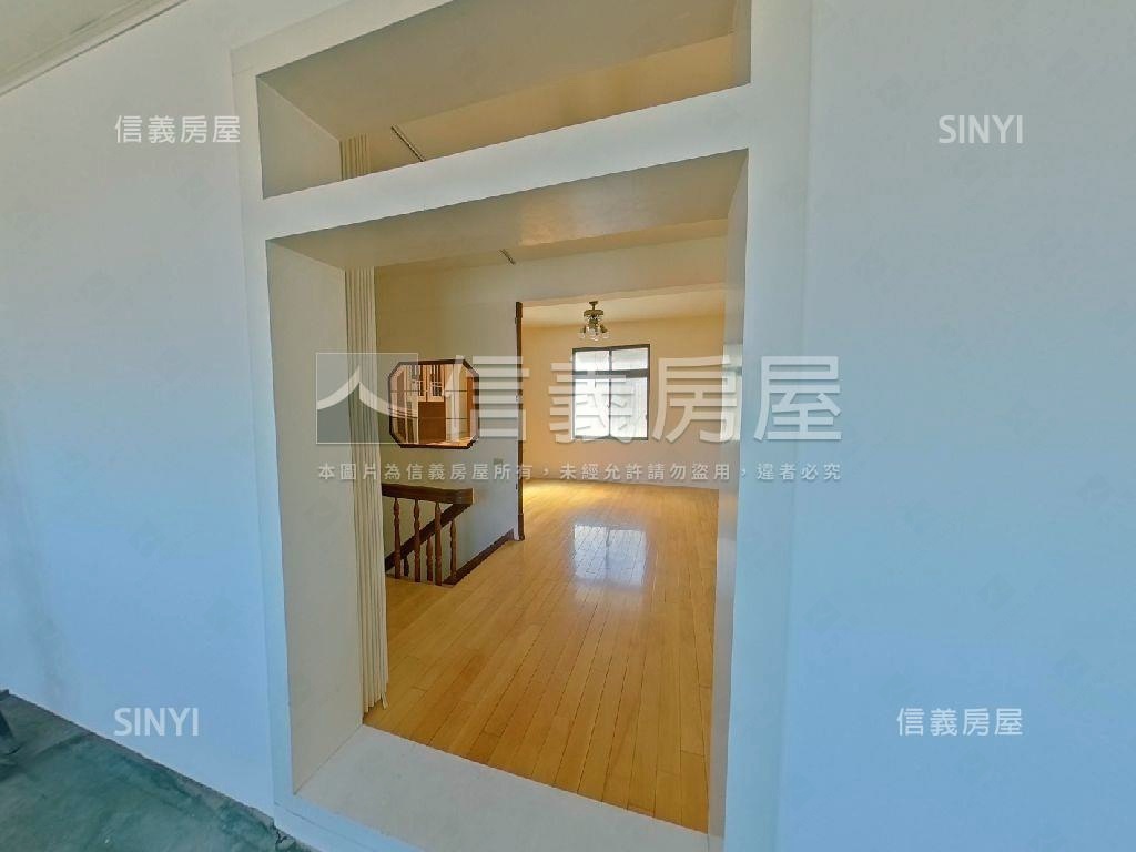 約五米面寬前院方便停車墅房屋室內格局與周邊環境