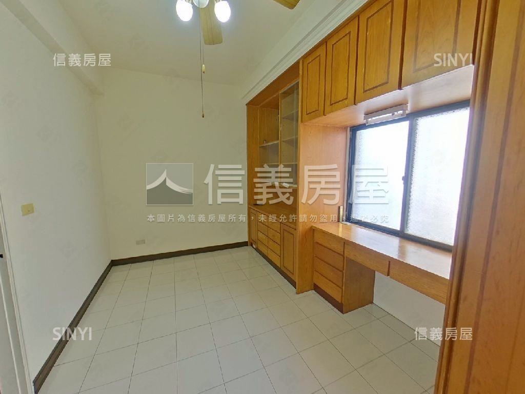 約五米面寬前院方便停車墅房屋室內格局與周邊環境