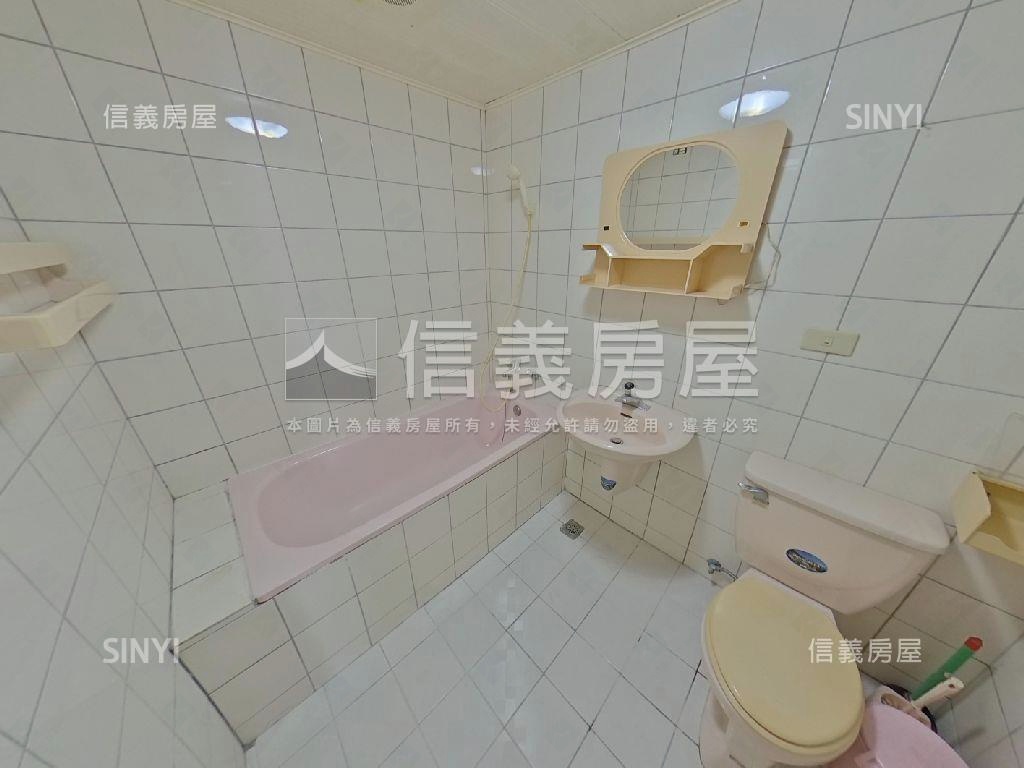 約五米面寬前院方便停車墅房屋室內格局與周邊環境