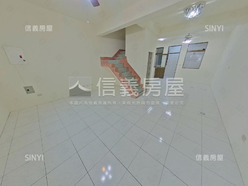 約五米面寬前院方便停車墅房屋室內格局與周邊環境