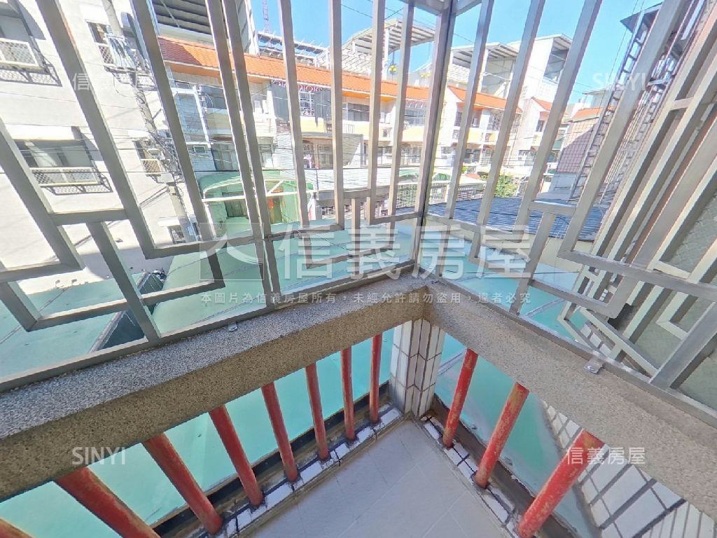 約五米面寬前院方便停車墅房屋室內格局與周邊環境