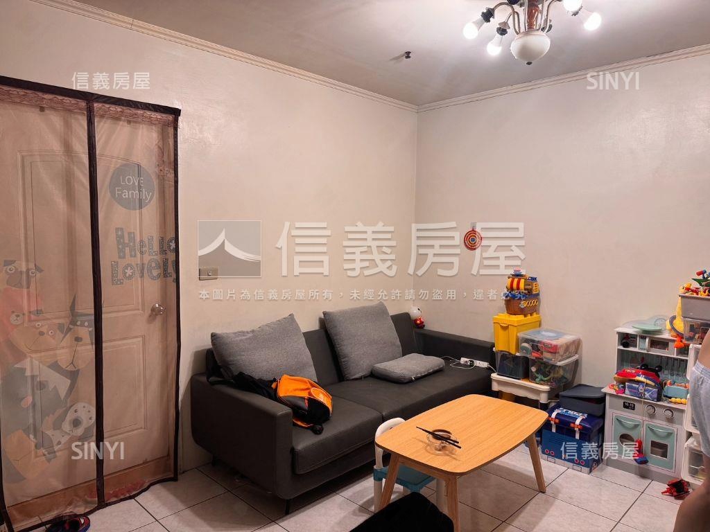 次頂樓河景美兩房房屋室內格局與周邊環境
