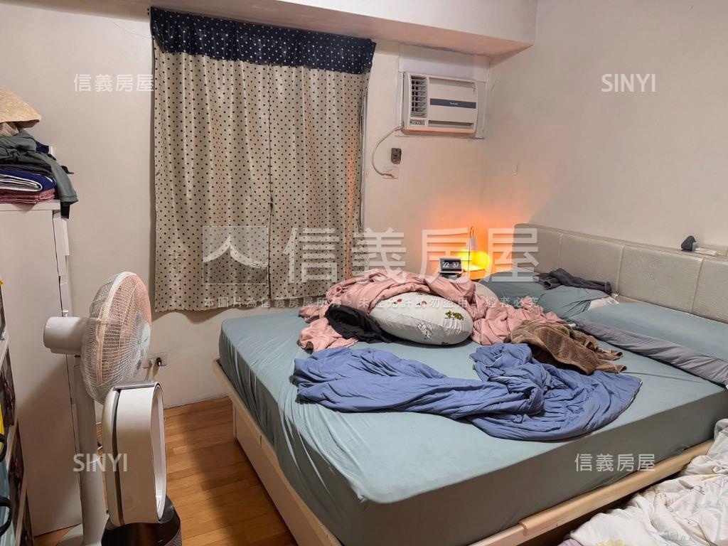 次頂樓河景美兩房房屋室內格局與周邊環境