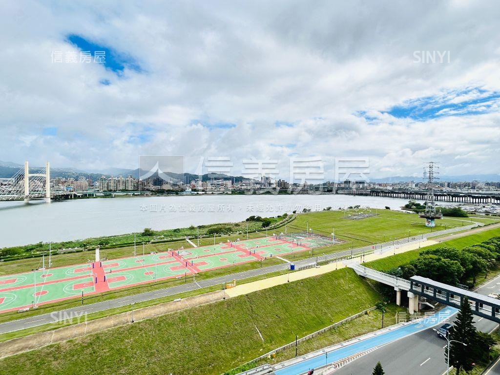 稀有次頂樓電梯河景美兩房房屋室內格局與周邊環境