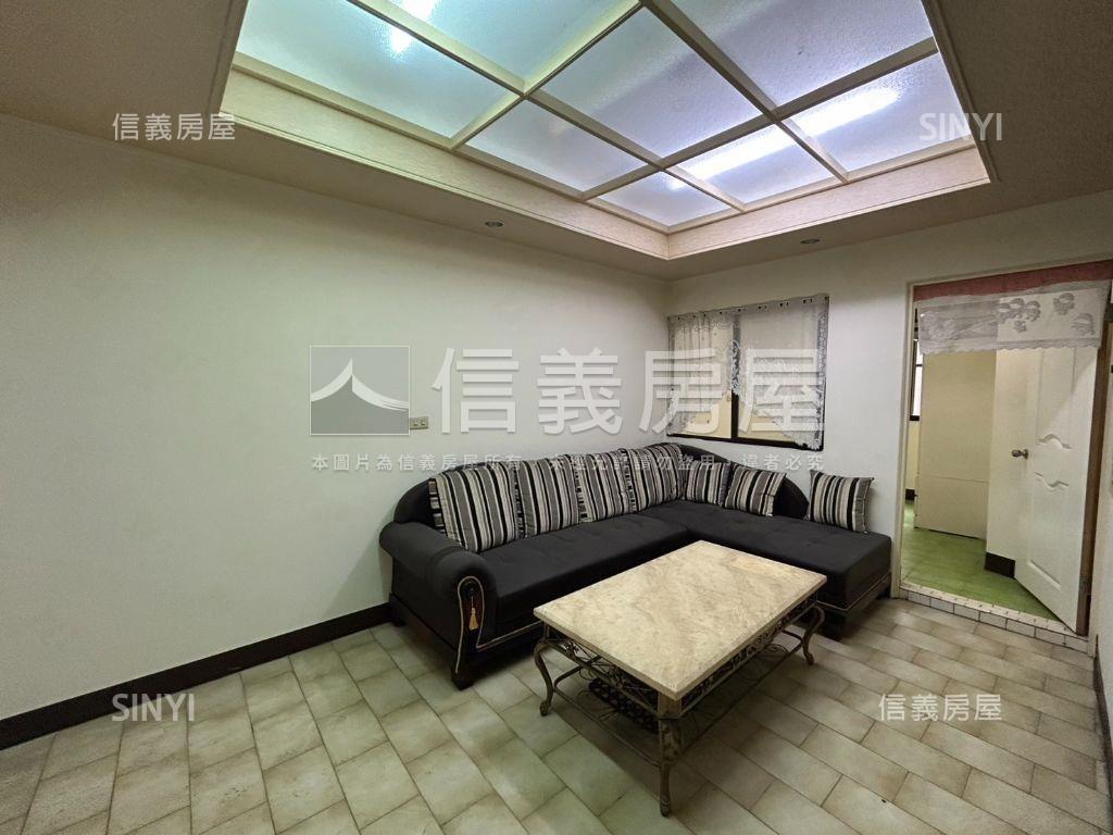 陽明學區正路透天店面房屋室內格局與周邊環境