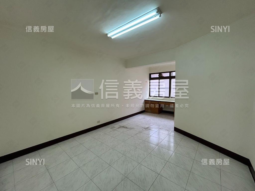 陽明學區正路透天店面房屋室內格局與周邊環境