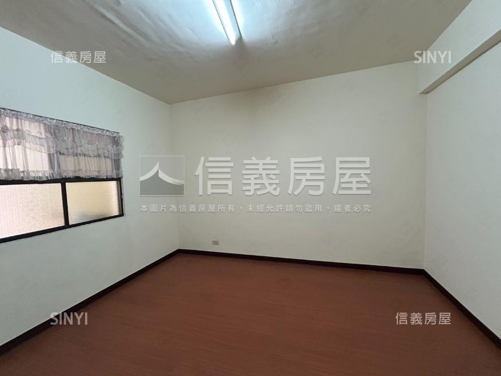陽明學區正路透天店面房屋室內格局與周邊環境