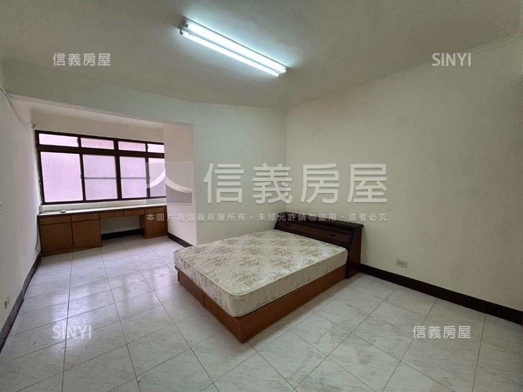 陽明學區正路透天店面房屋室內格局與周邊環境