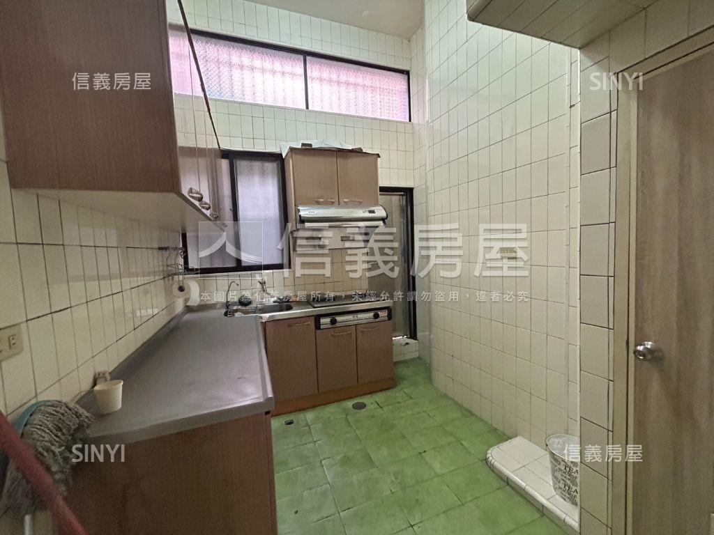 陽明學區正路透天店面房屋室內格局與周邊環境