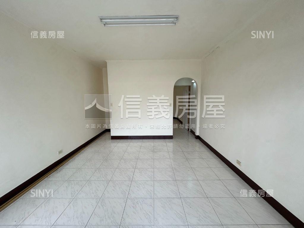 陽明學區正路透天店面房屋室內格局與周邊環境