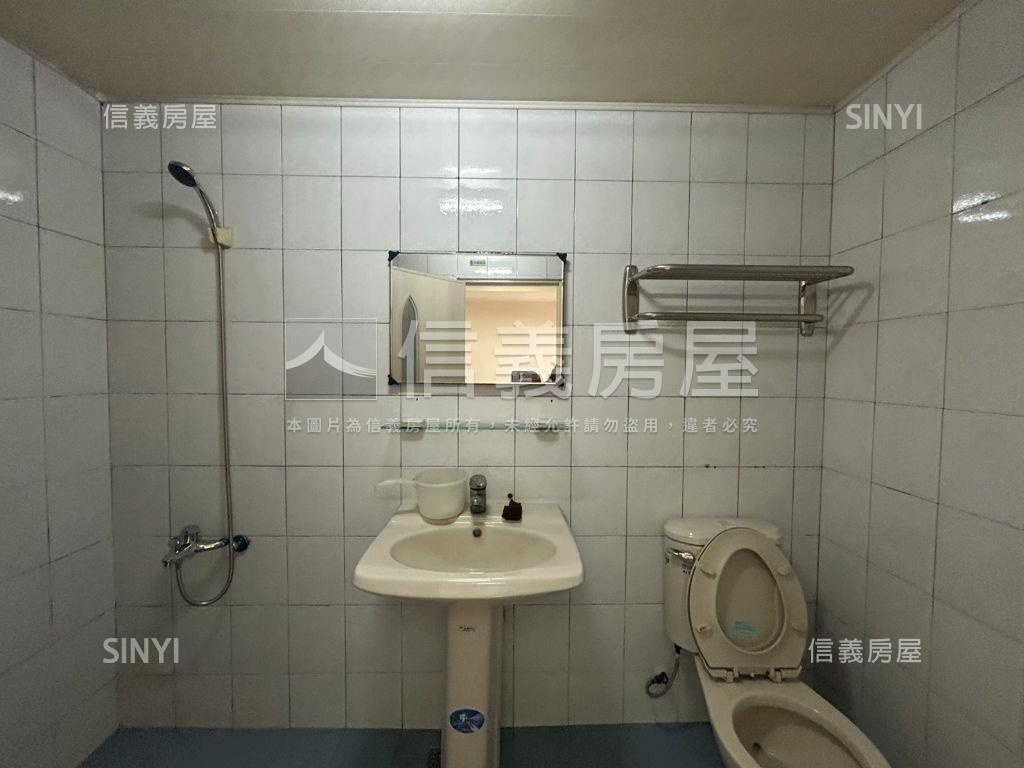 陽明學區正路透天店面房屋室內格局與周邊環境