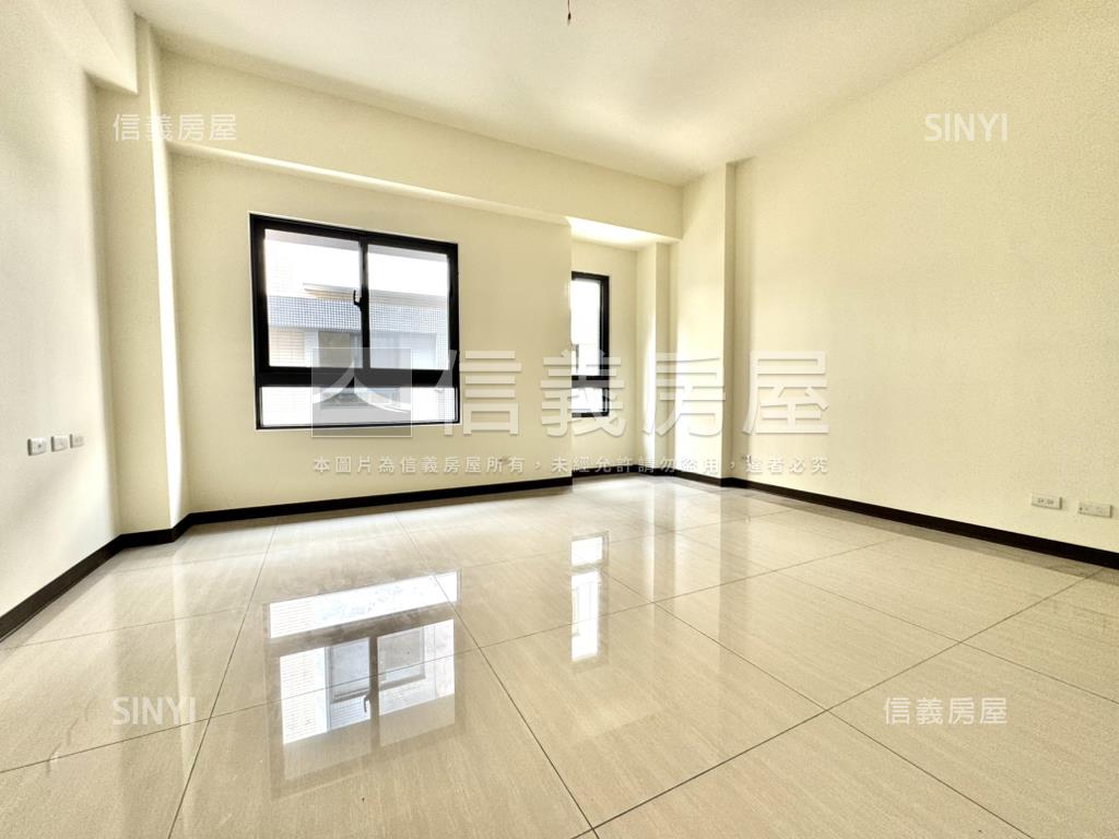 清泉崗全新未住精美別墅房屋室內格局與周邊環境