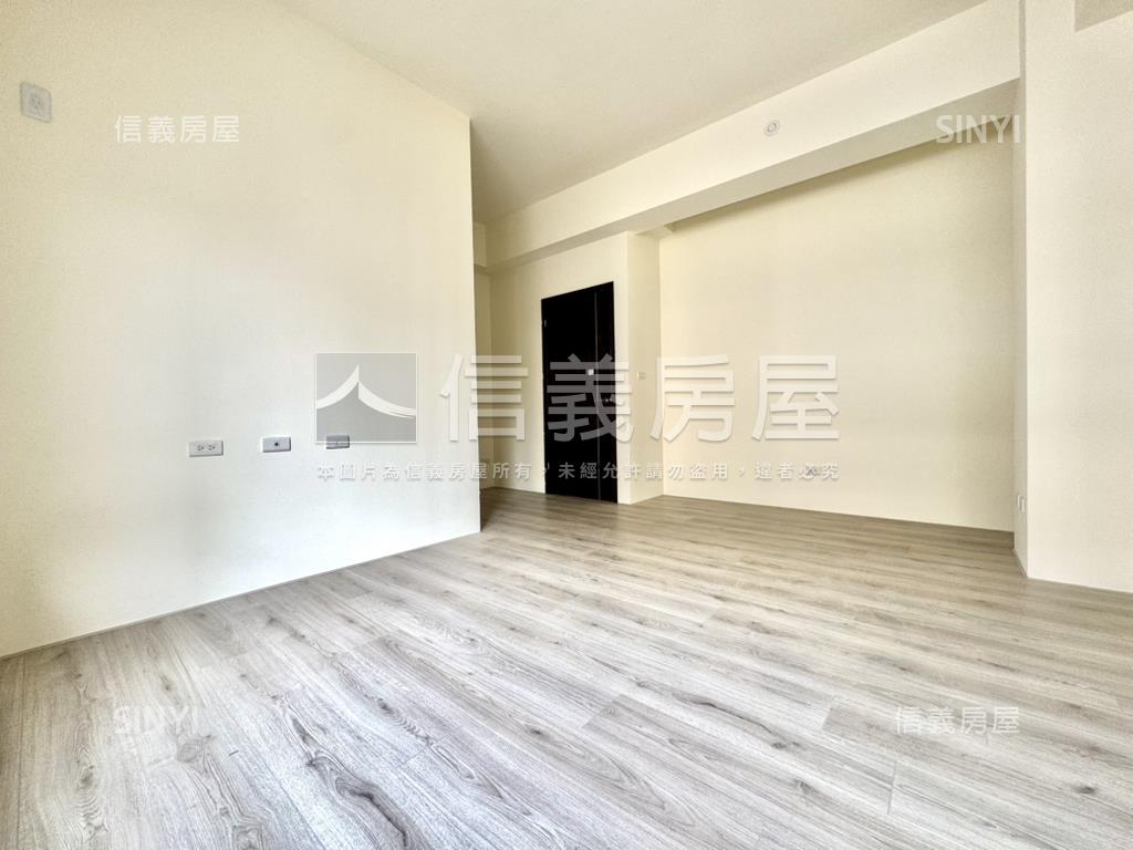 清泉崗全新未住精美別墅房屋室內格局與周邊環境