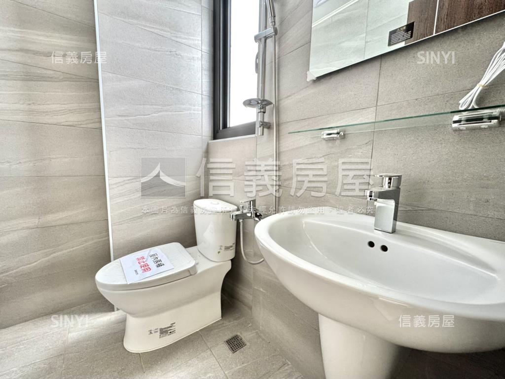 清泉崗全新未住精美別墅房屋室內格局與周邊環境