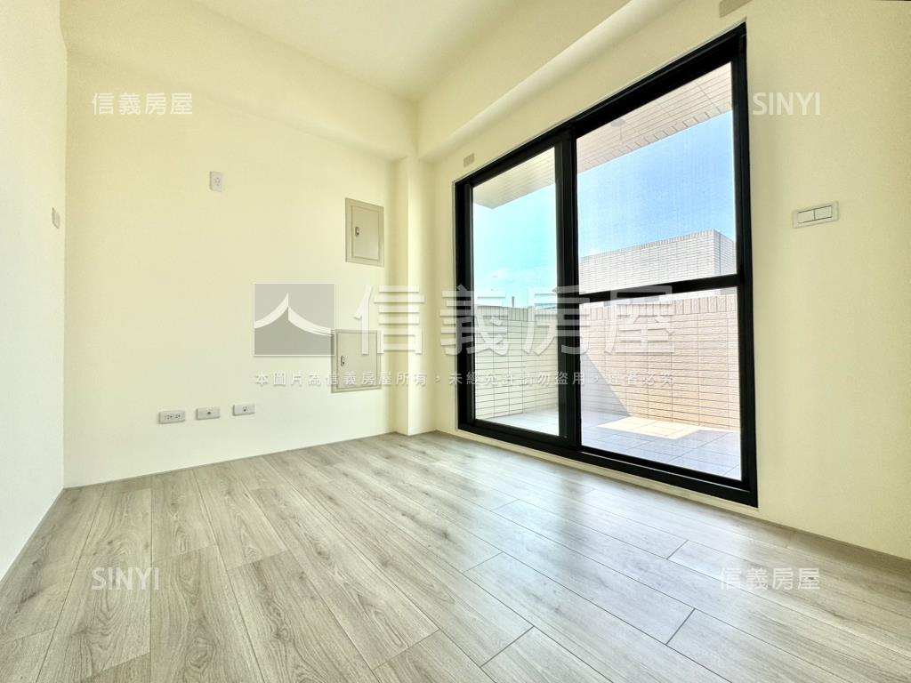 清泉崗全新未住精美別墅房屋室內格局與周邊環境