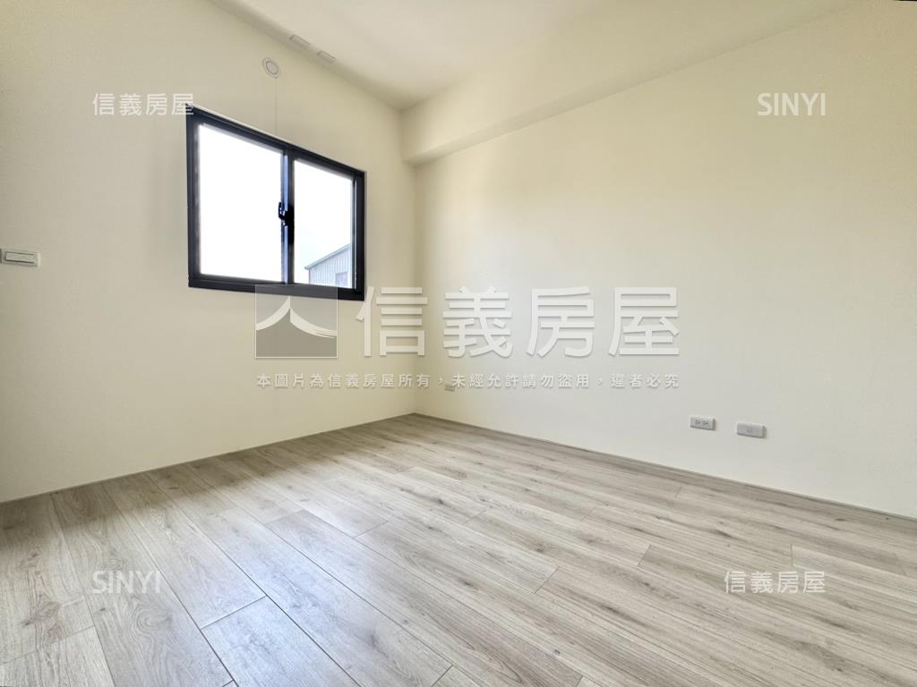 清泉崗全新未住精美別墅房屋室內格局與周邊環境