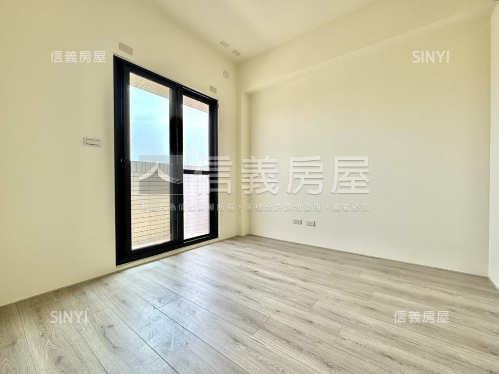 清泉崗全新未住精美別墅房屋室內格局與周邊環境